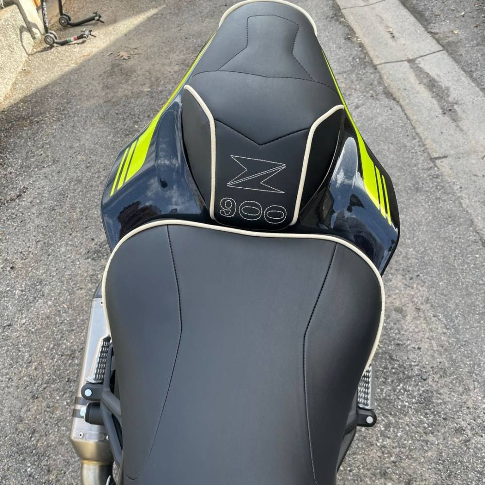 Rénovation selle moto